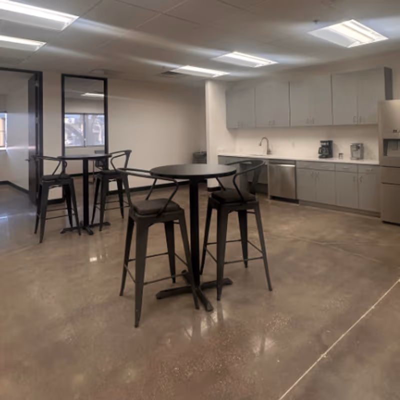 152 Continental Ave, Dallas - Image 2