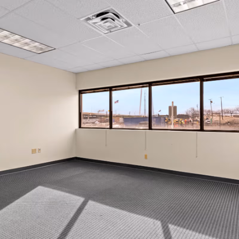 152 Continental Ave, Dallas - Image 4