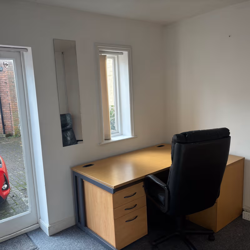 25 St Margaret's Green, Suffolk - Image 5