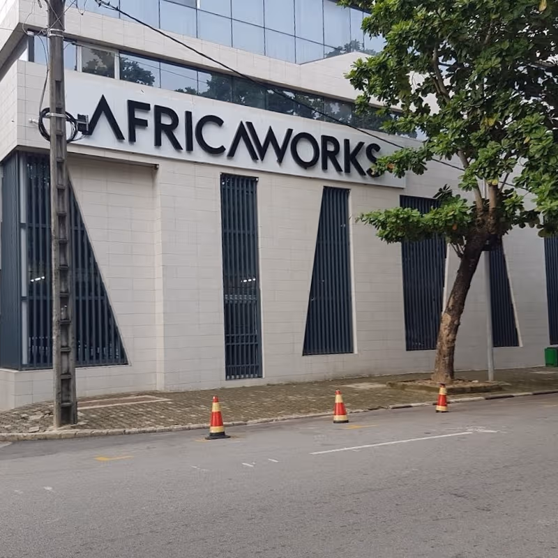 Rue du Commerce Rue Du Commerce Croisement L’angle Rue A47 Immeuble Le Dusk, Abidjan - Image 6
