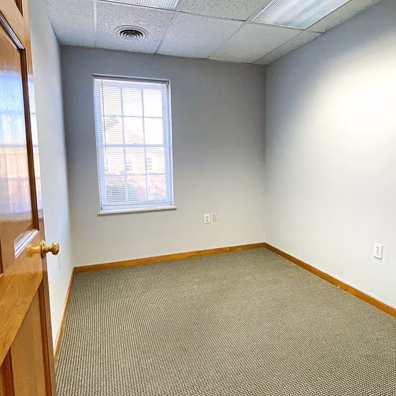 605 N Courthouse Rd, Richmond - Image 1