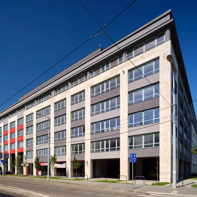 Fehevari Ut 99, Budapest - Image 7