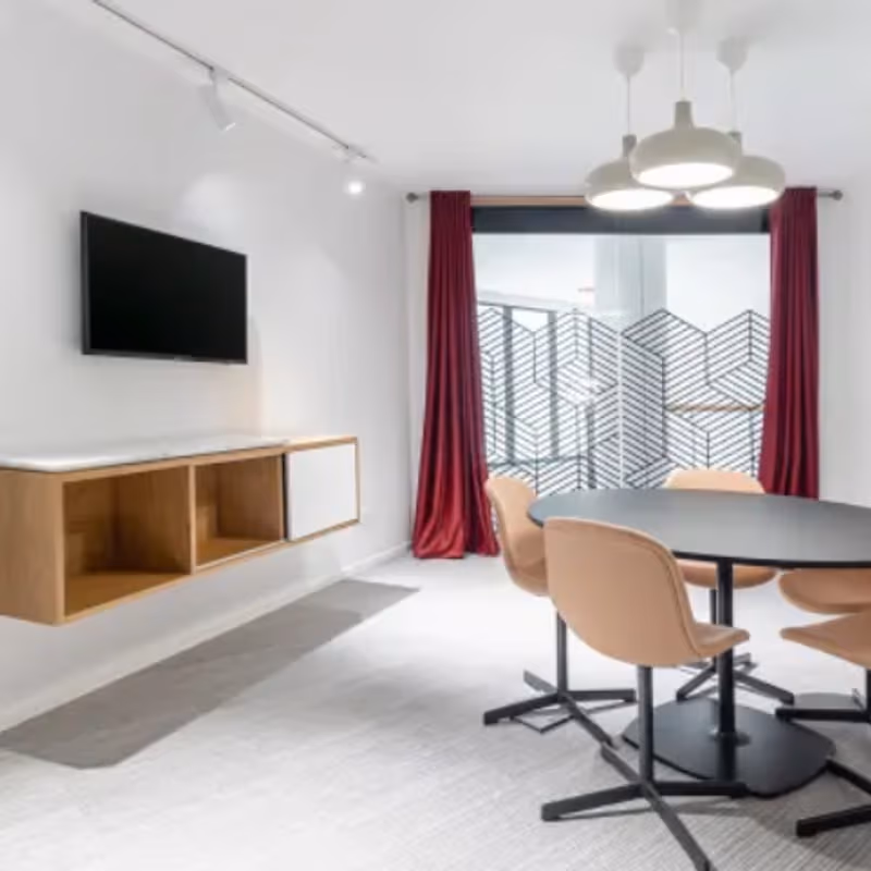 1870 W Winchester Rd, Libertyville - Image 4