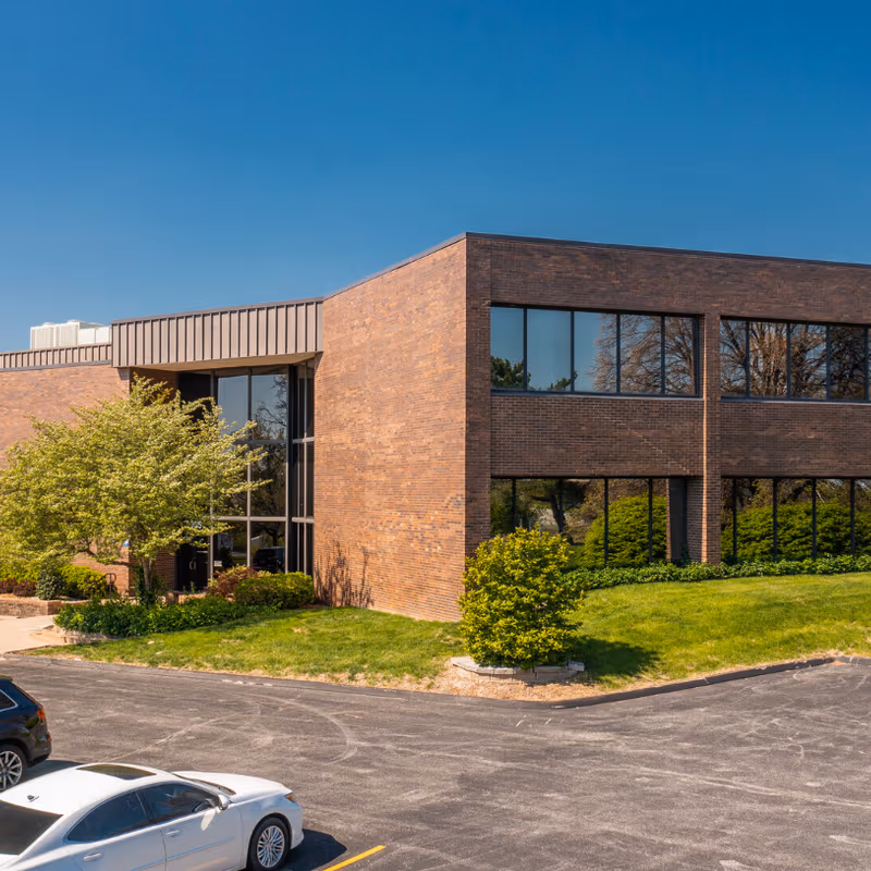 2055 Craigshire Rd, St Louis - Image 11