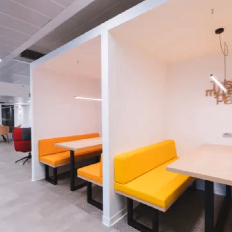 2055 Craigshire Rd, St Louis - Image 2