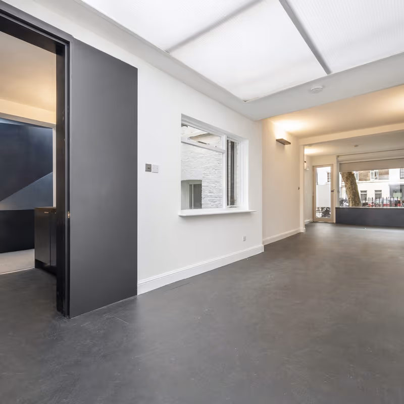 4 & 5a Goodge Place, Fitzrovia - Image 3