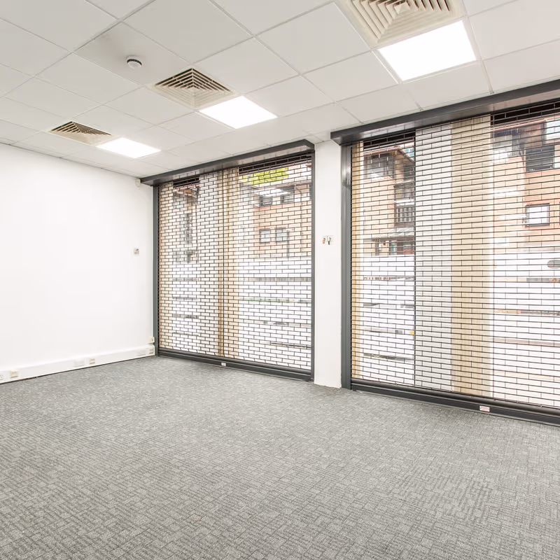 31 Scarborough St, London - Image 3