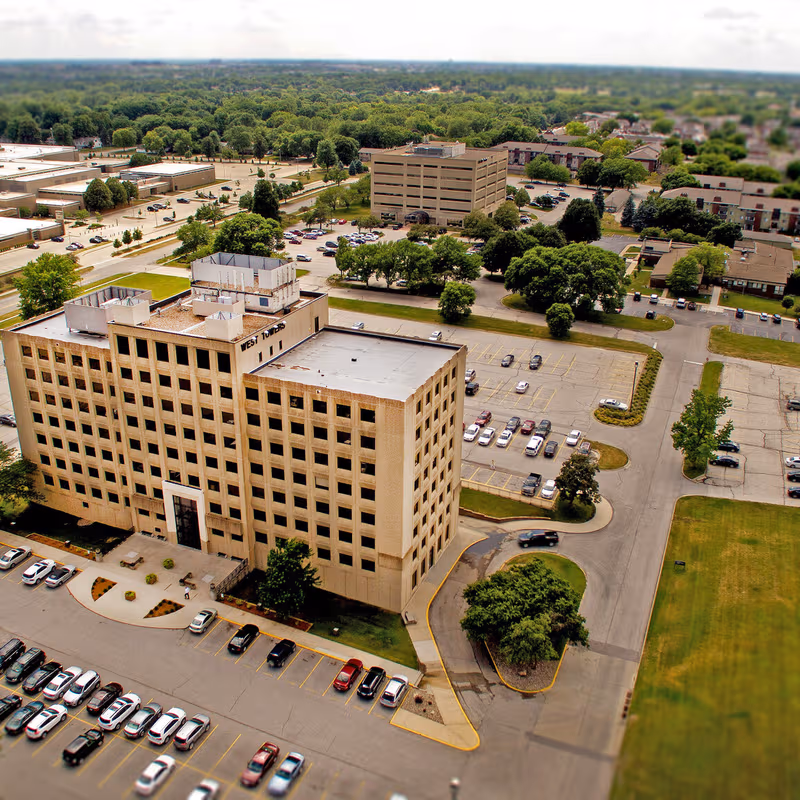 1200 Valley West Drive, West Des Moines - Image 12