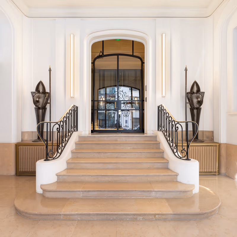 2 Rue De La Baume, Paris - Image 2