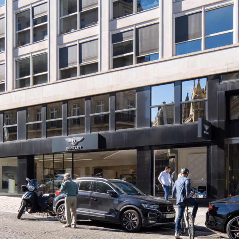 37 Av Pierre 1er De Serbie, Paris - Image 7