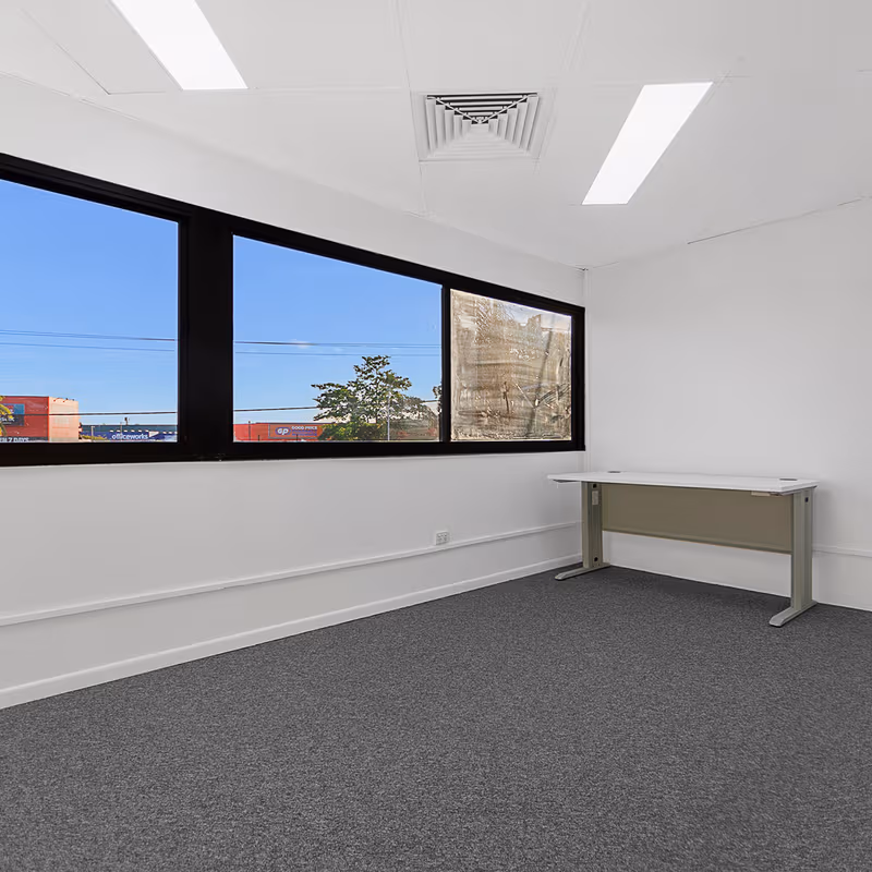 130 Kingston, Underwood - Image 8