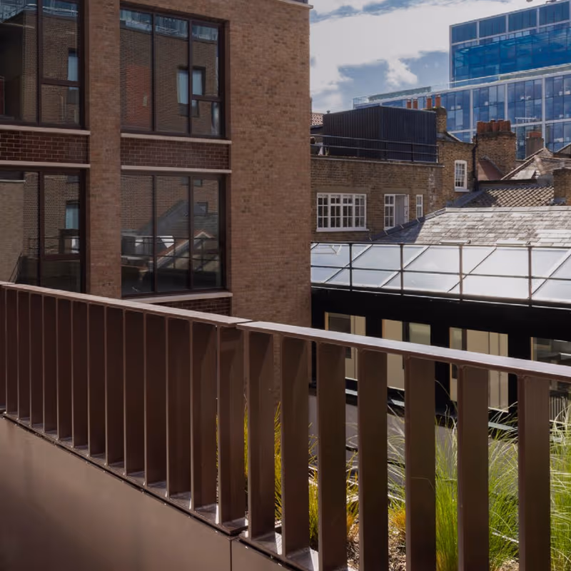 Loom Court, London - Image 7
