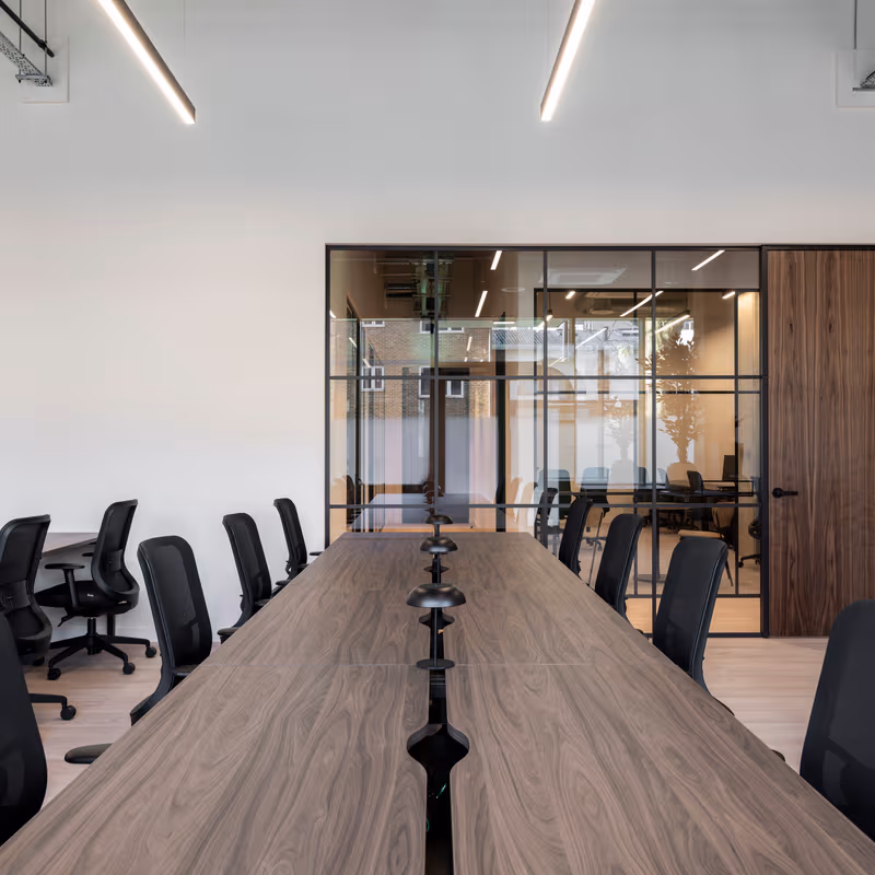 22 Ash Ave, London - Image 3