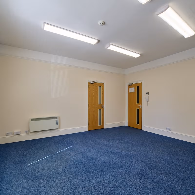 Station Hill, Chippenham - Image 4