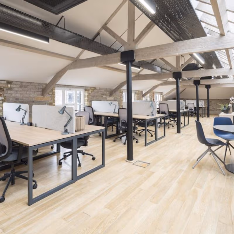 16 Bowling Green Lane, London - Image 2