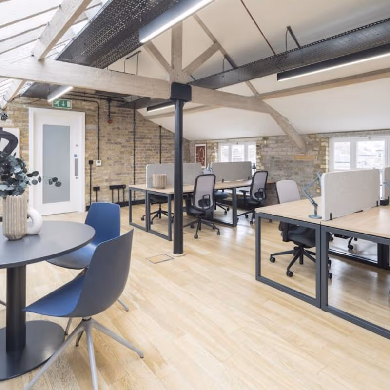 16 Bowling Green Lane, London - Image 6