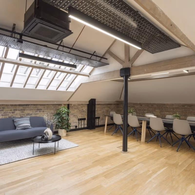 16 Bowling Green Lane, London - Image 3