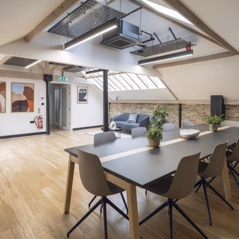 16 Bowling Green Lane, London - Image 1