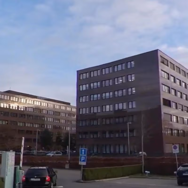 16 Hinterbergstrasse, Steinhausen - Image 11