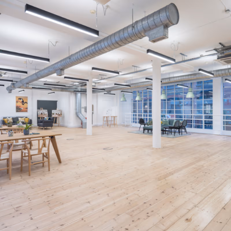11-15 Emerald Street, Midtown - Image 3