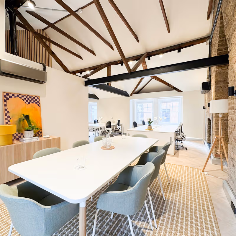 34-35 Eastcastle St, London - Image 3