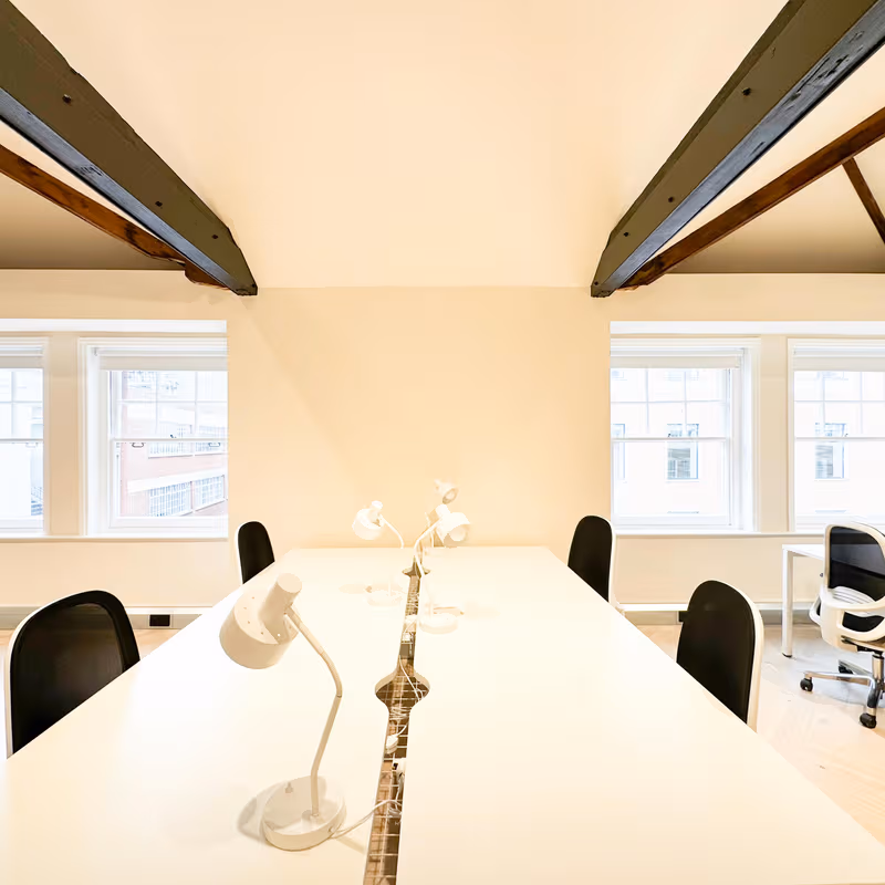 34-35 Eastcastle St, London - Image 4