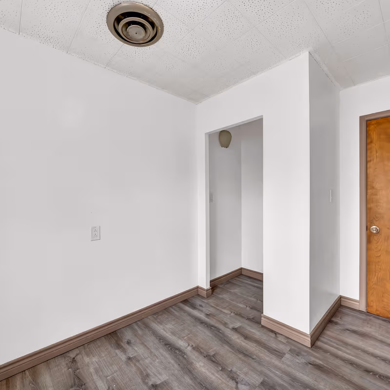 817 Main Street, Niagara Falls - Image 15