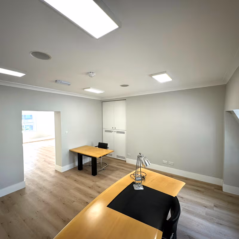 16 Curzon Street, London - Image 2