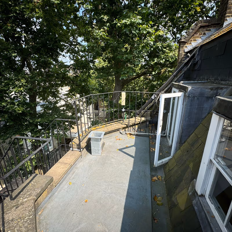 16 Curzon Street, London - Image 4