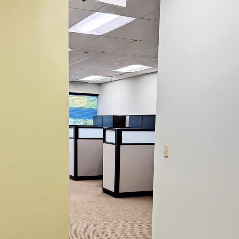 2458 Old Dorsett Road, Maryland Heights - Image 3