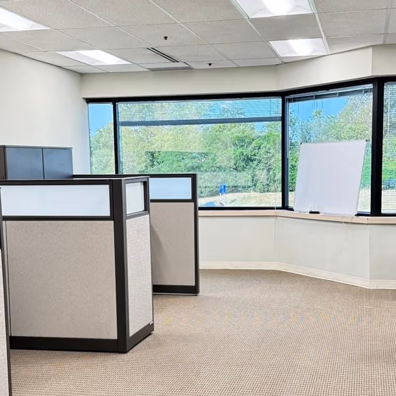 2458 Old Dorsett Road, Maryland Heights - Image 6