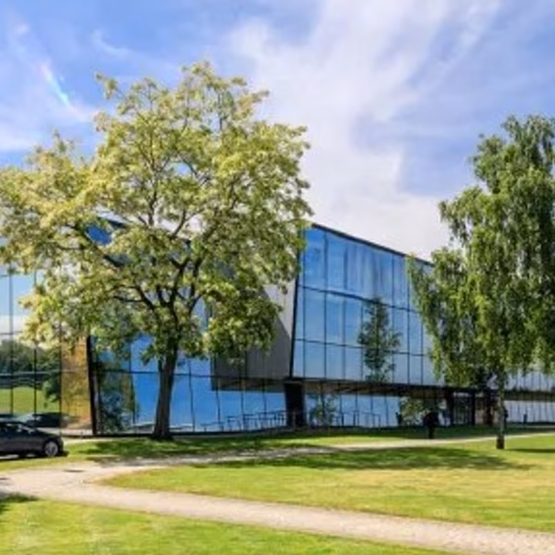 Millshaw Park Lane, Leeds - Image 12