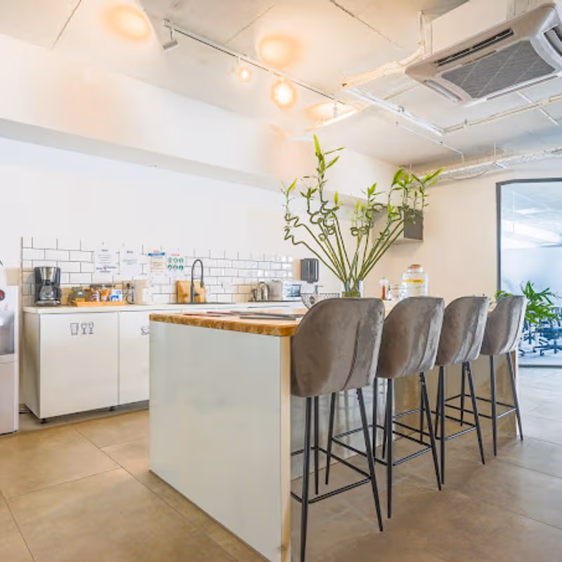 The Strand Triq L-imsida, Gżira - Image 9