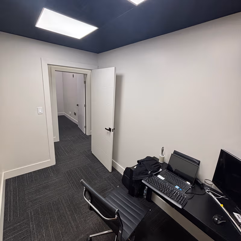16137 Biscayne Boulevard, North Miami Beach - Image 1