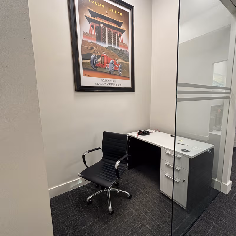 16137 Biscayne Boulevard, North Miami Beach - Image 2