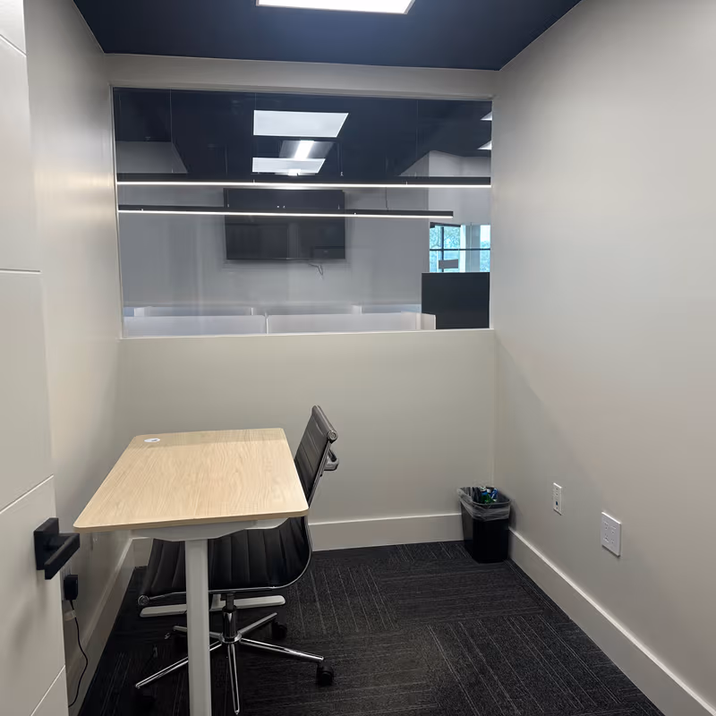 16137 Biscayne Boulevard, North Miami Beach - Image 3