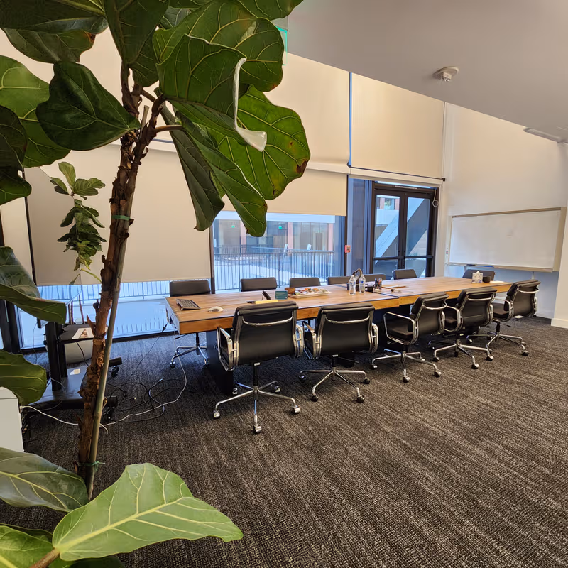 Wilshire Boulevard, Beverly Hills - Image 3