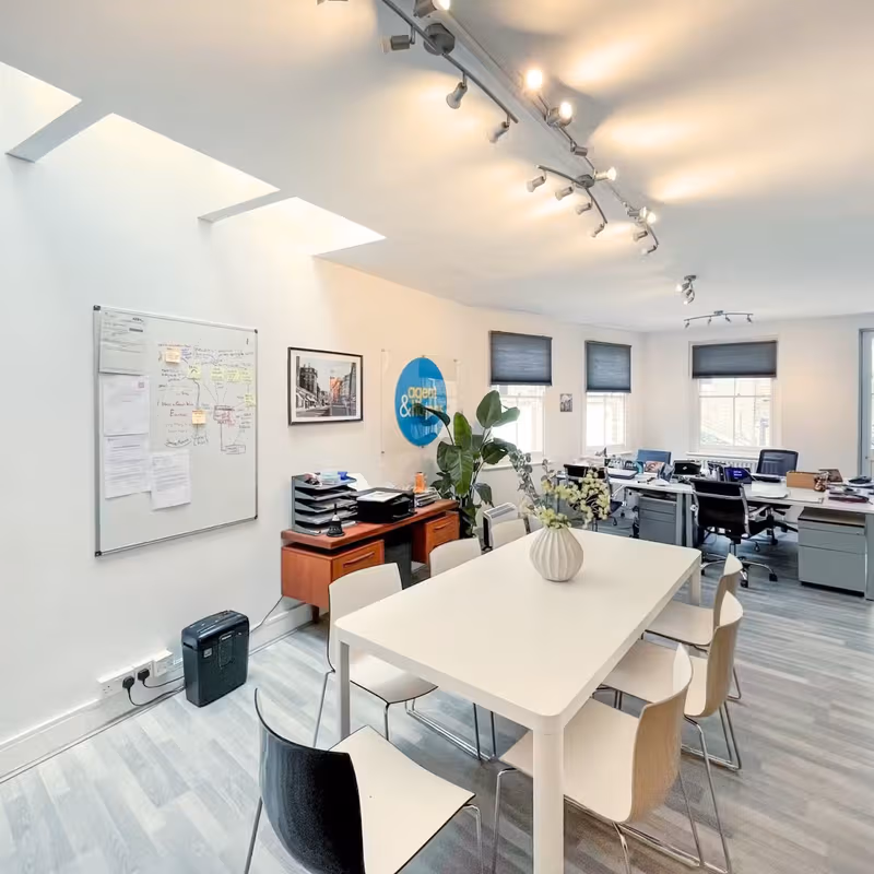 136 Lancaster Road, Greater London - Image 2