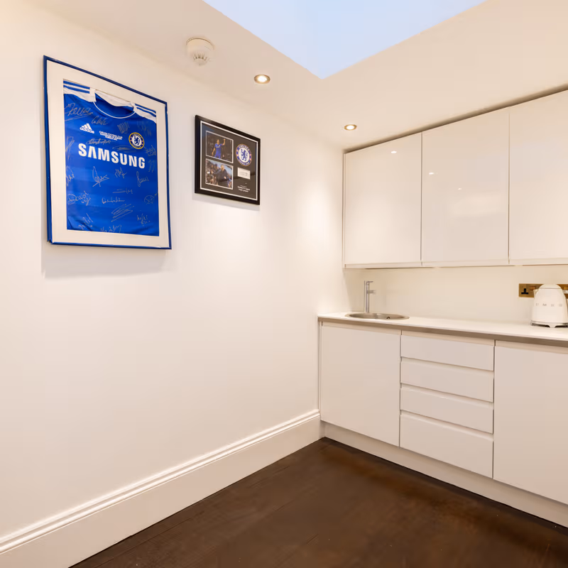 11 Curzon Street, London - Image 8
