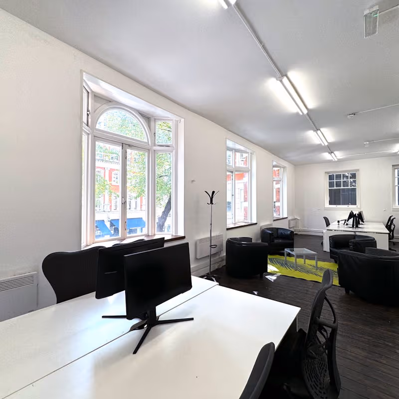 11 Market Place, Greater London - Image 3
