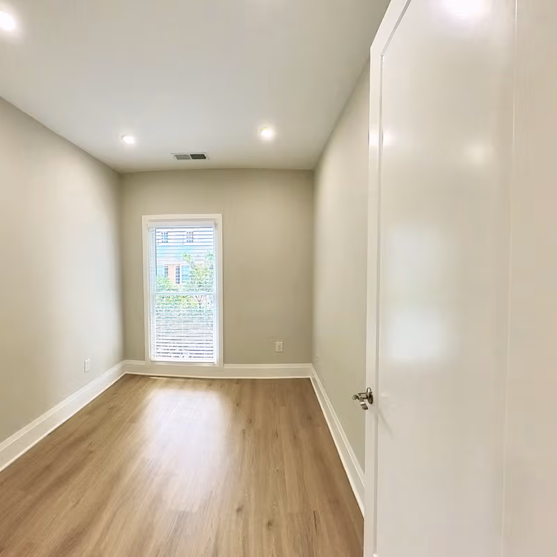 610 Colonial Park Dr, Roswell - Image 5