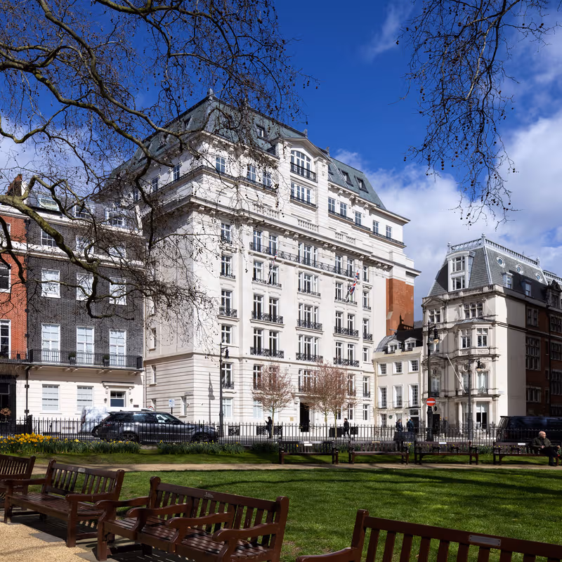 25 Berkeley Square, London - Image 7