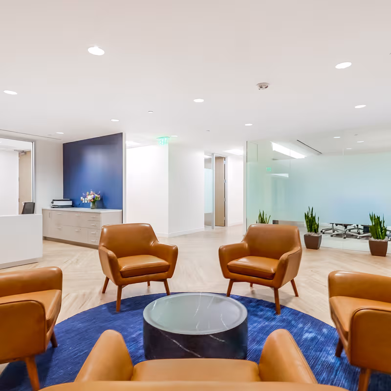 21300 Victory Boulevard, Woodland Hills - Image 4