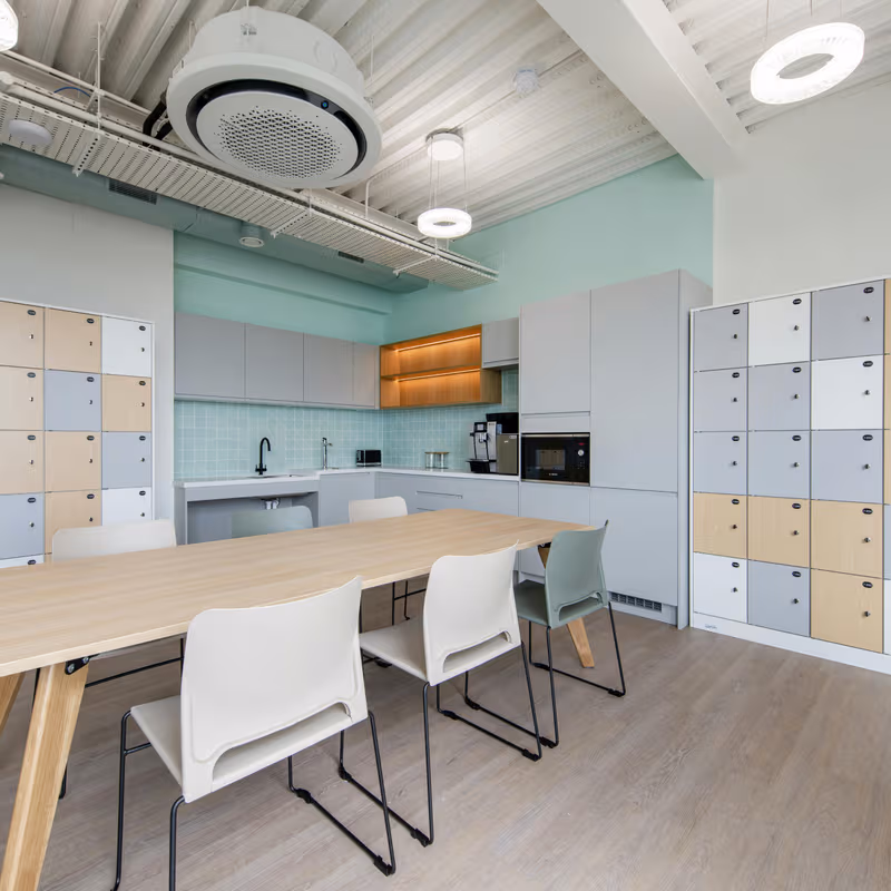 27 Goswell Rd Barbican, London - Image 4