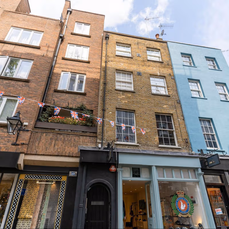 68 A Neal Street, London - Image 5