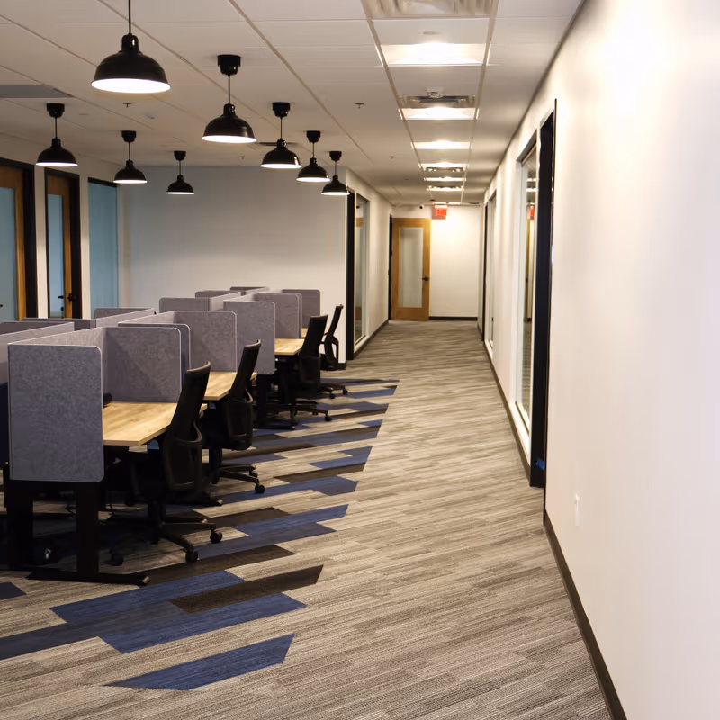 840 Crescent Centre Drive, Franklin - Image 2