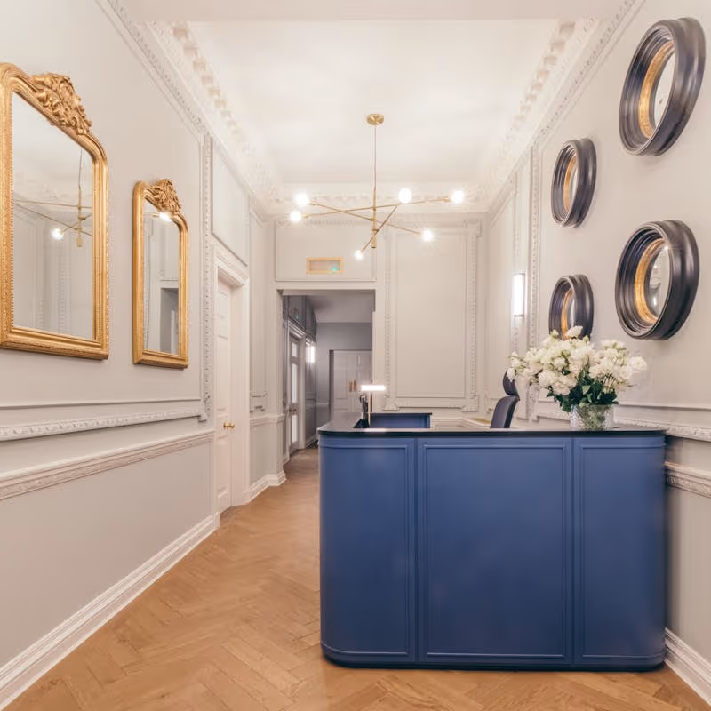 25 Upper Brook Street, London - Image 1