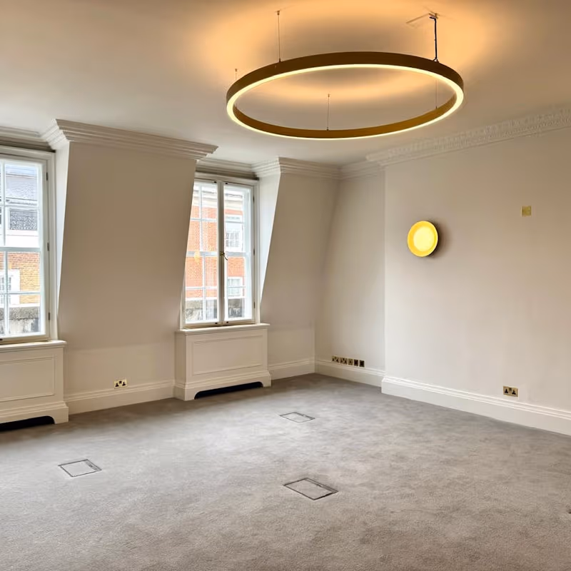 25 Upper Brook Street, London - Image 3