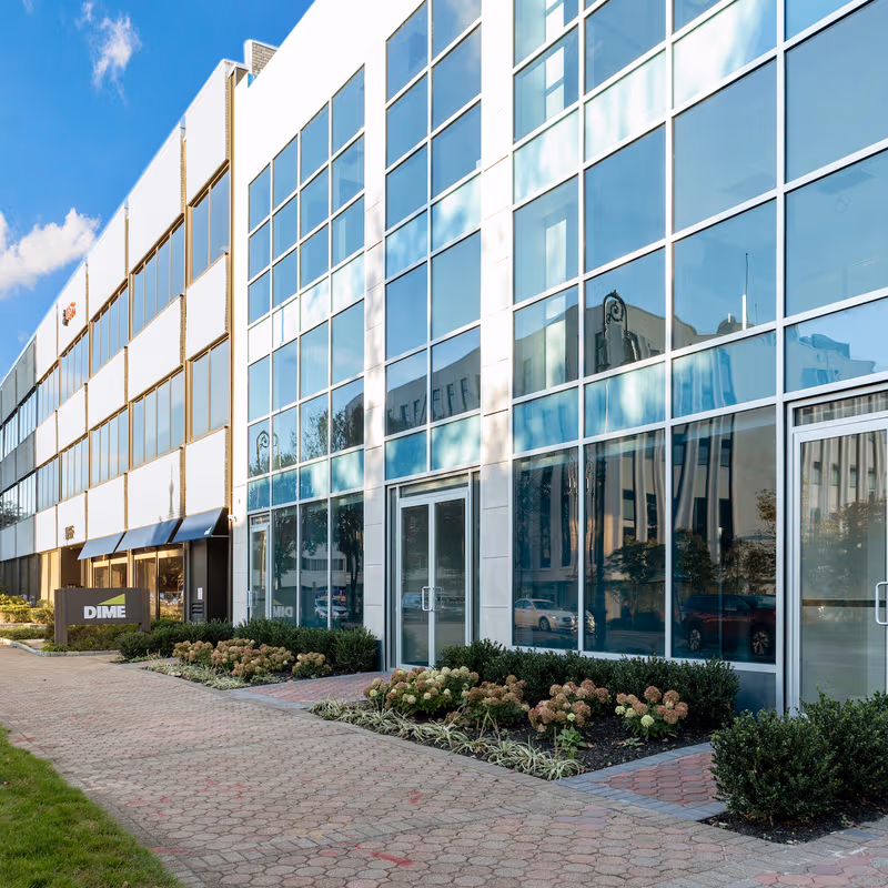 1051 Franklin Avenue, Garden City - Image 5