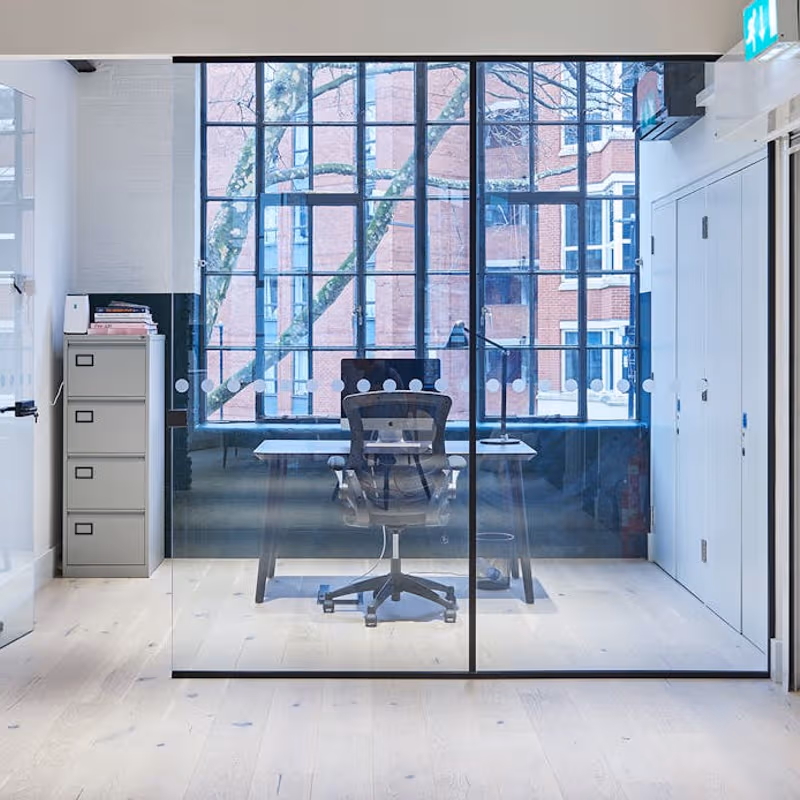 161 Rosebery Avenue, Greater London - Image 3